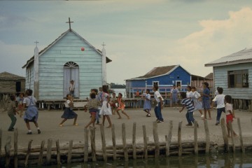 Tiempo libre 1994, niños jugando futbol